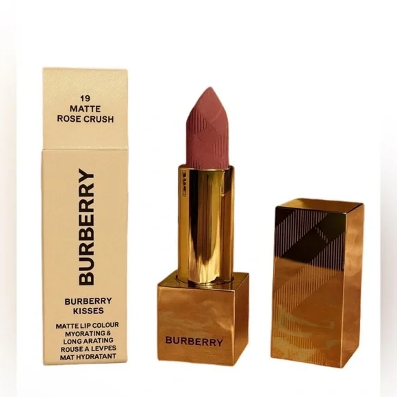 Burberry Matte Lipstick in Rose Crush - with Gold Magnetic Case. NIB Retail $45 - Picture 1 of 4